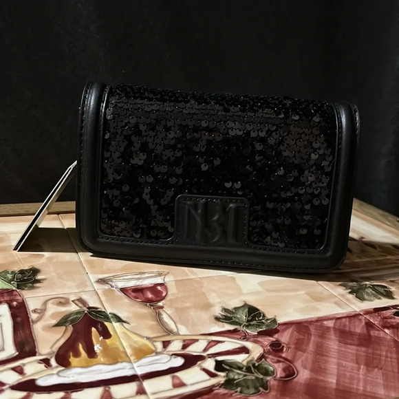 Badgley mischka crossbody - Picture 1 of 9